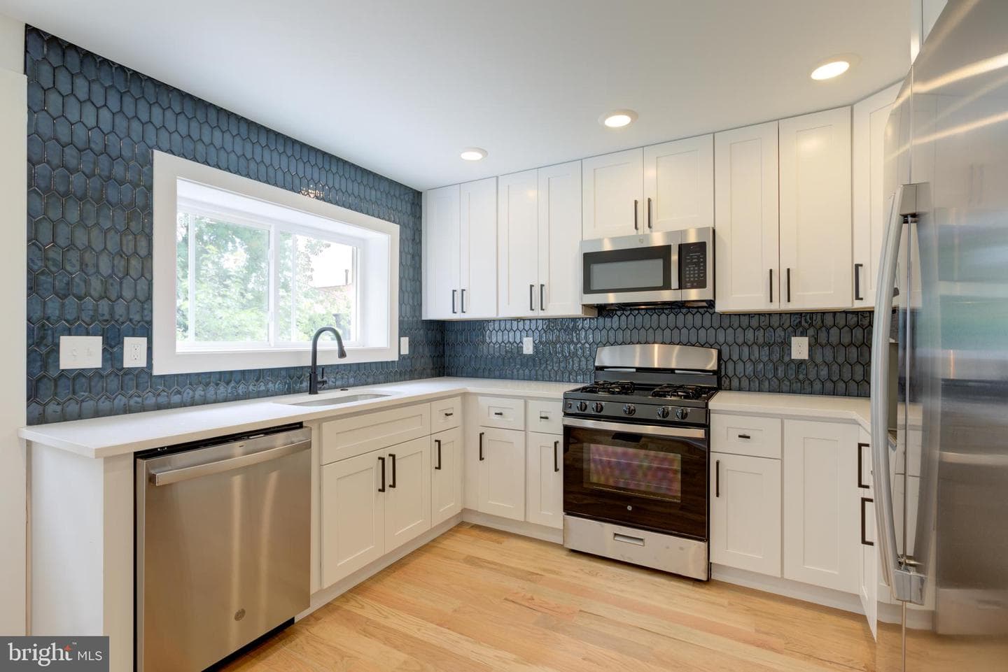 3686 Stanton Street photo 15