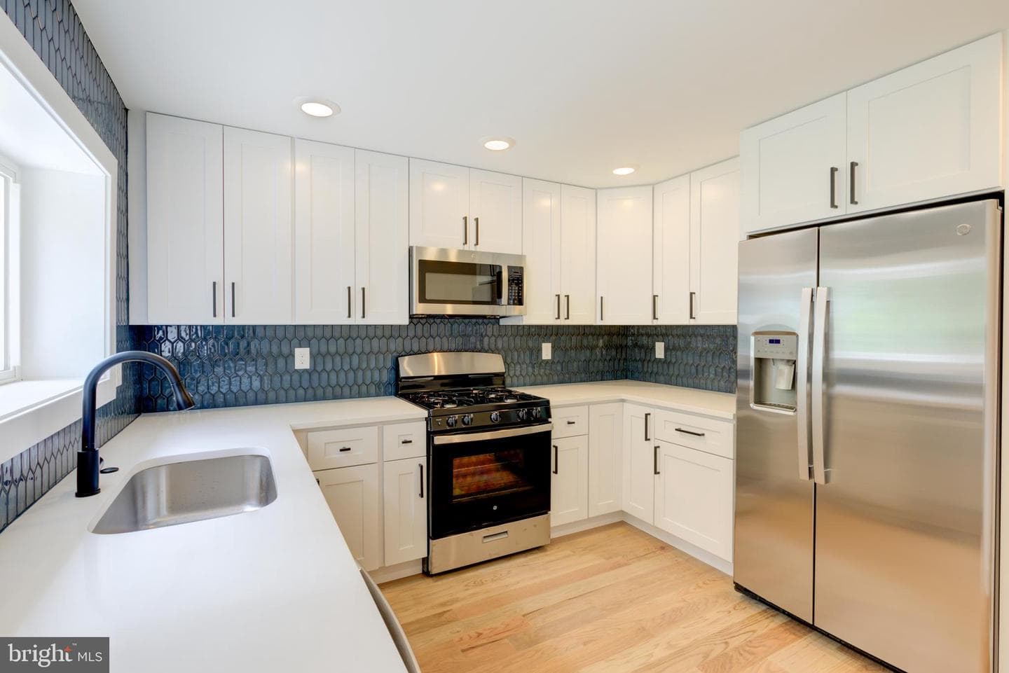3686 Stanton Street photo 18