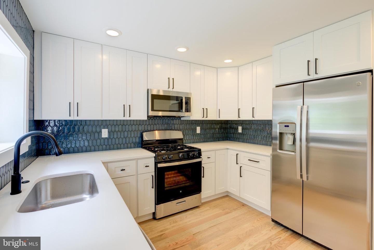 3686 Stanton Street photo 19