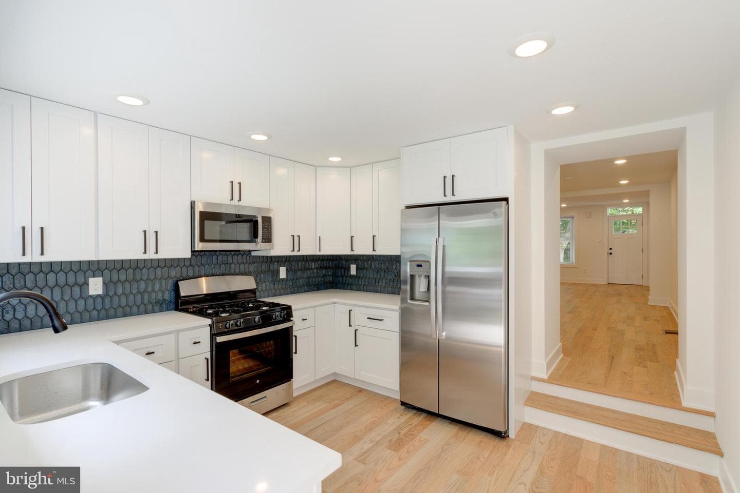 3686 Stanton Street photo 23