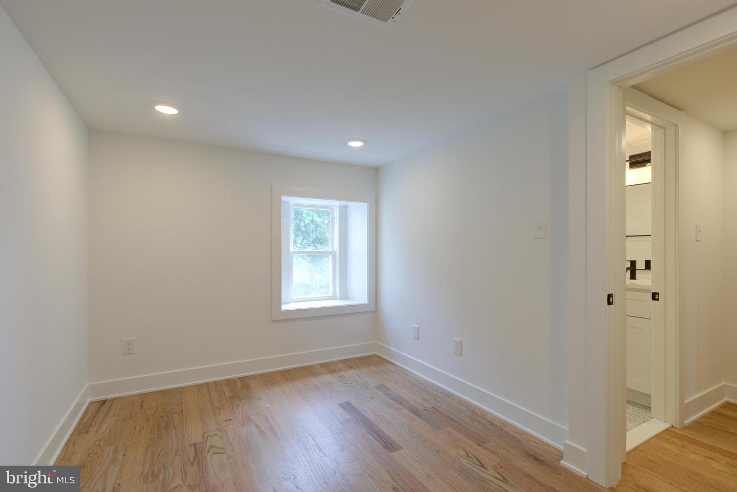 3686 Stanton Street photo 24