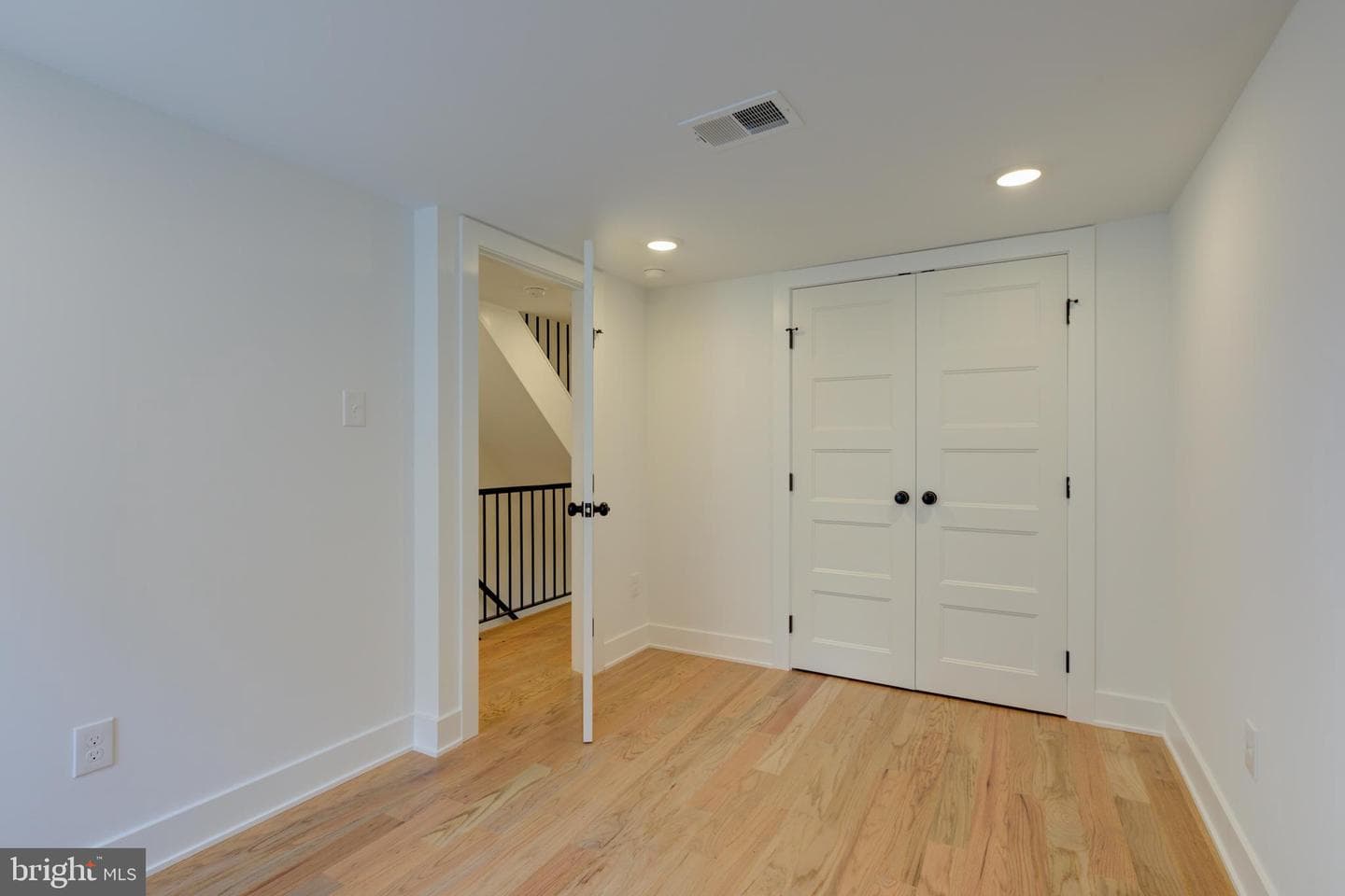 3686 Stanton Street photo 25