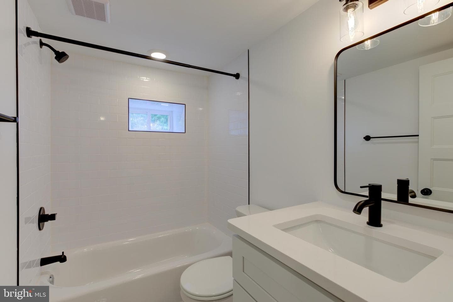 3686 Stanton Street photo 27