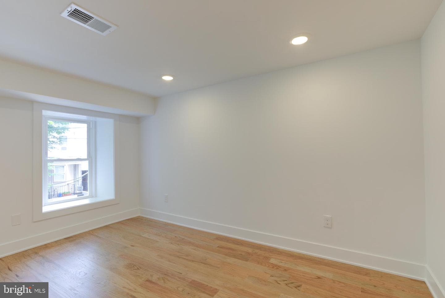 3686 Stanton Street photo 30