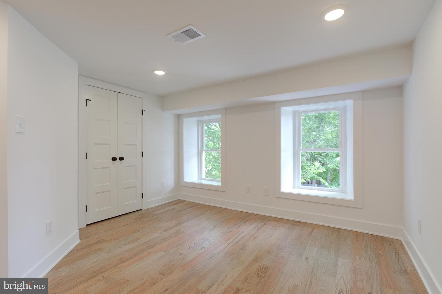 3686 Stanton Street photo 31