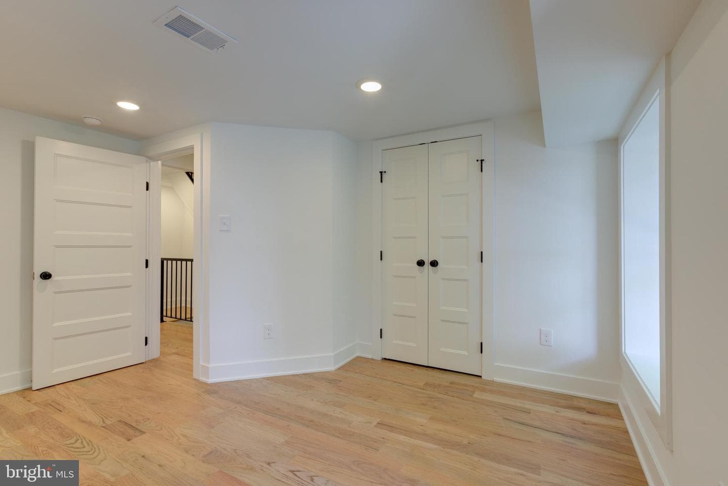 3686 Stanton Street photo 32