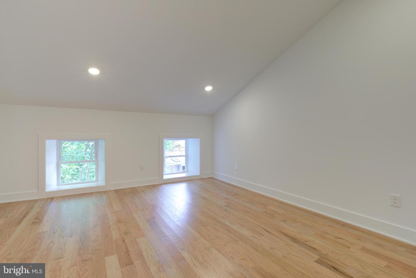 3686 Stanton Street photo 34