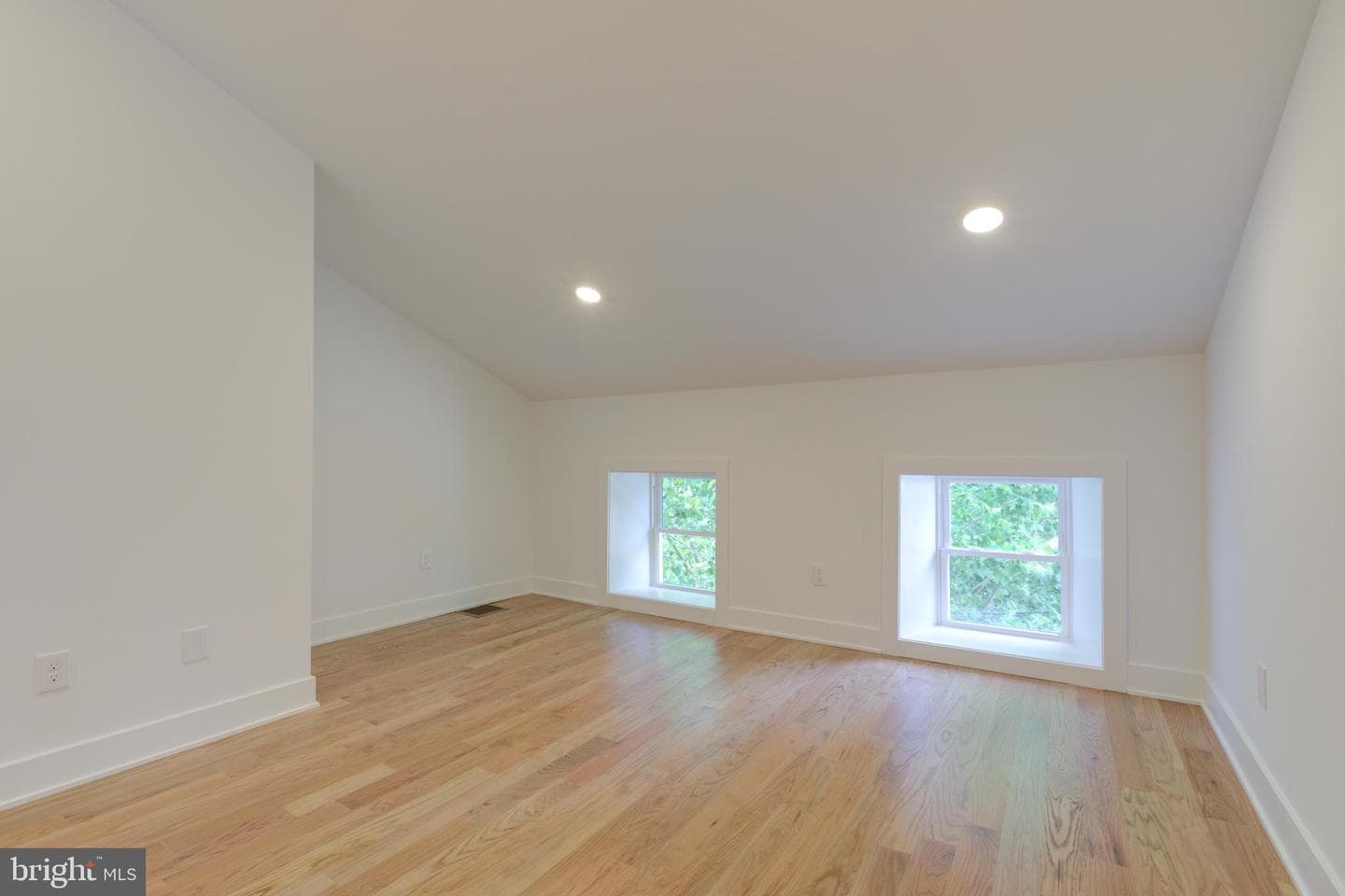 3686 Stanton Street photo 36