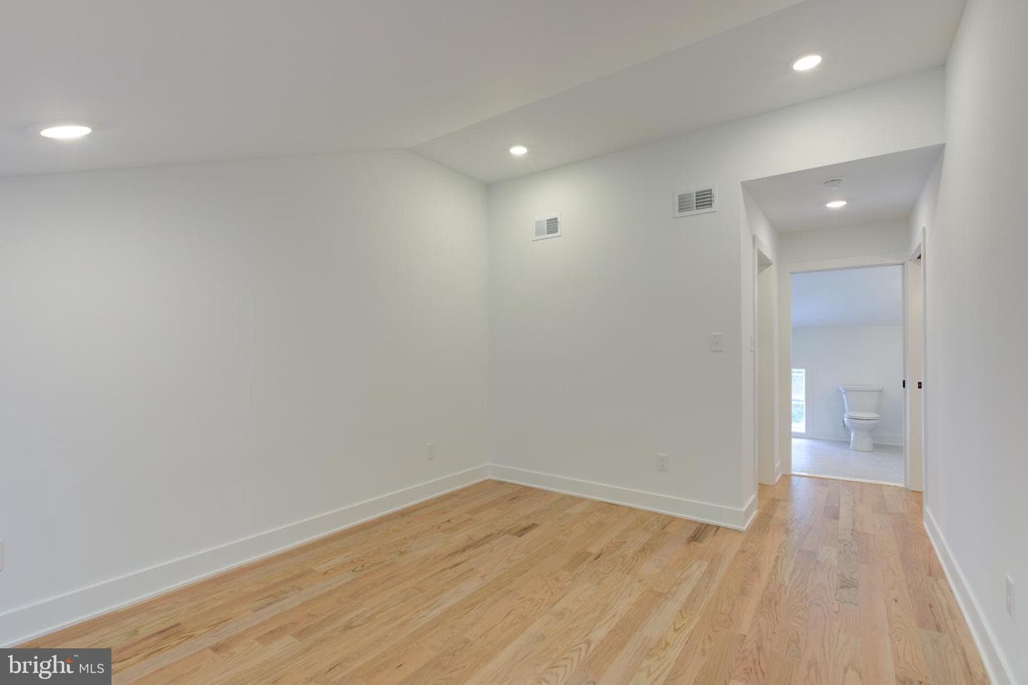 3686 Stanton Street photo 37