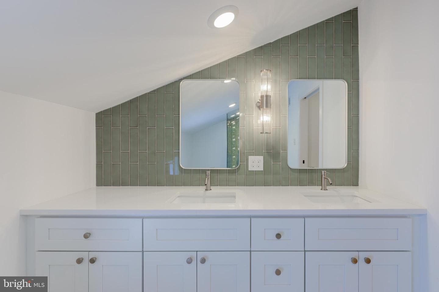 3686 Stanton Street photo 40