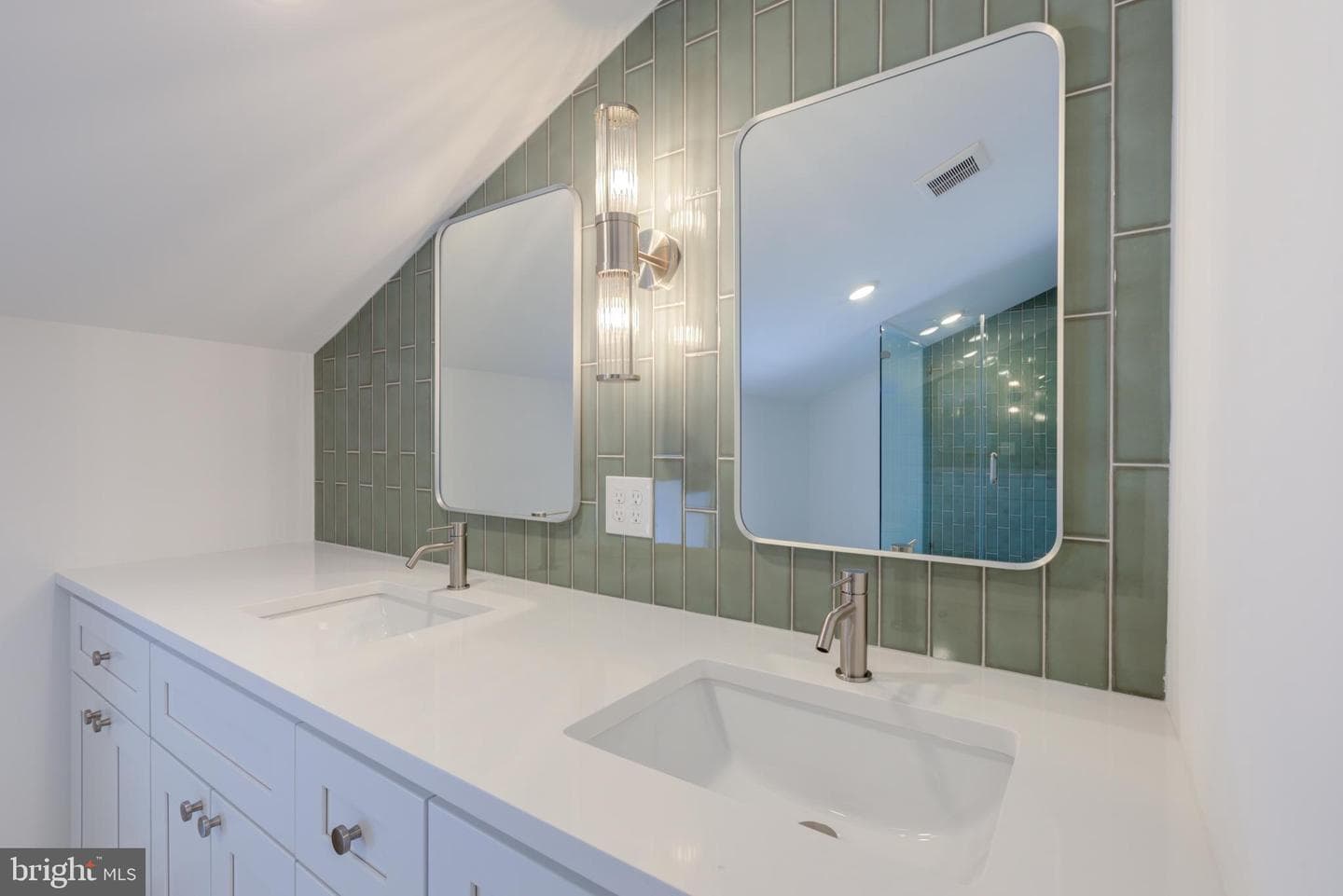3686 Stanton Street photo 44
