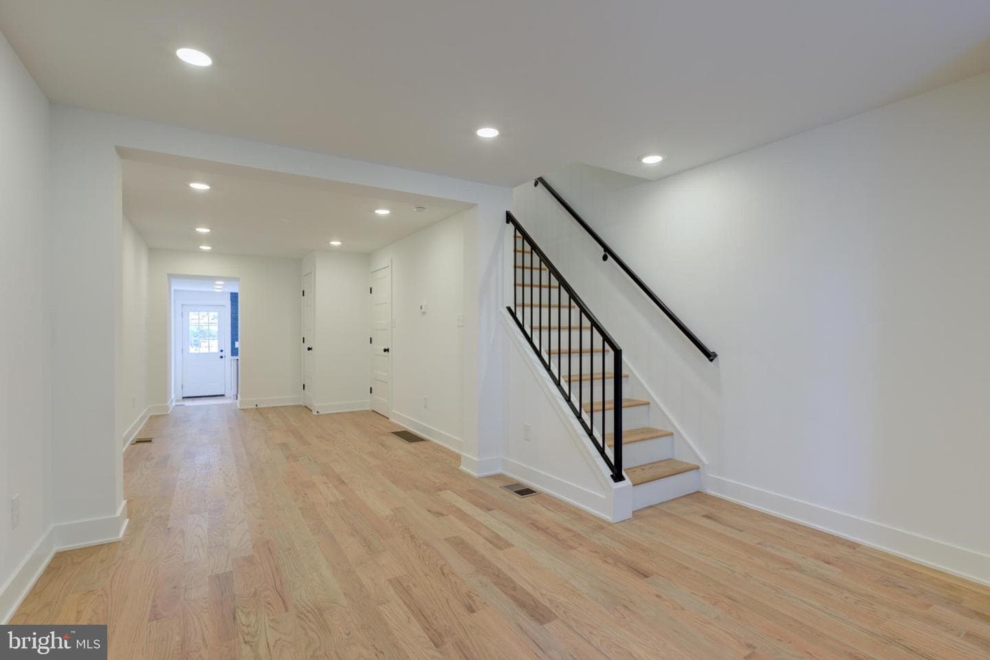 3686 Stanton Street photo 5