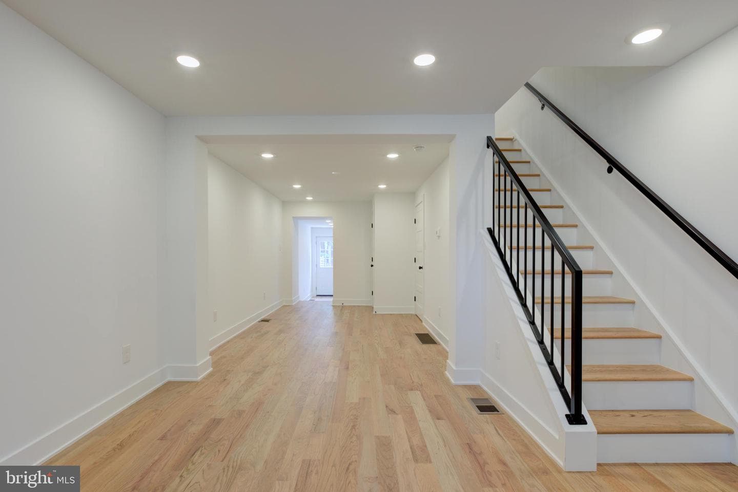 3686 Stanton Street photo 6