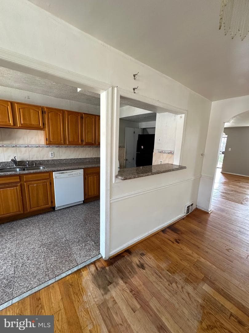 6615 Eastwood Street photo 6