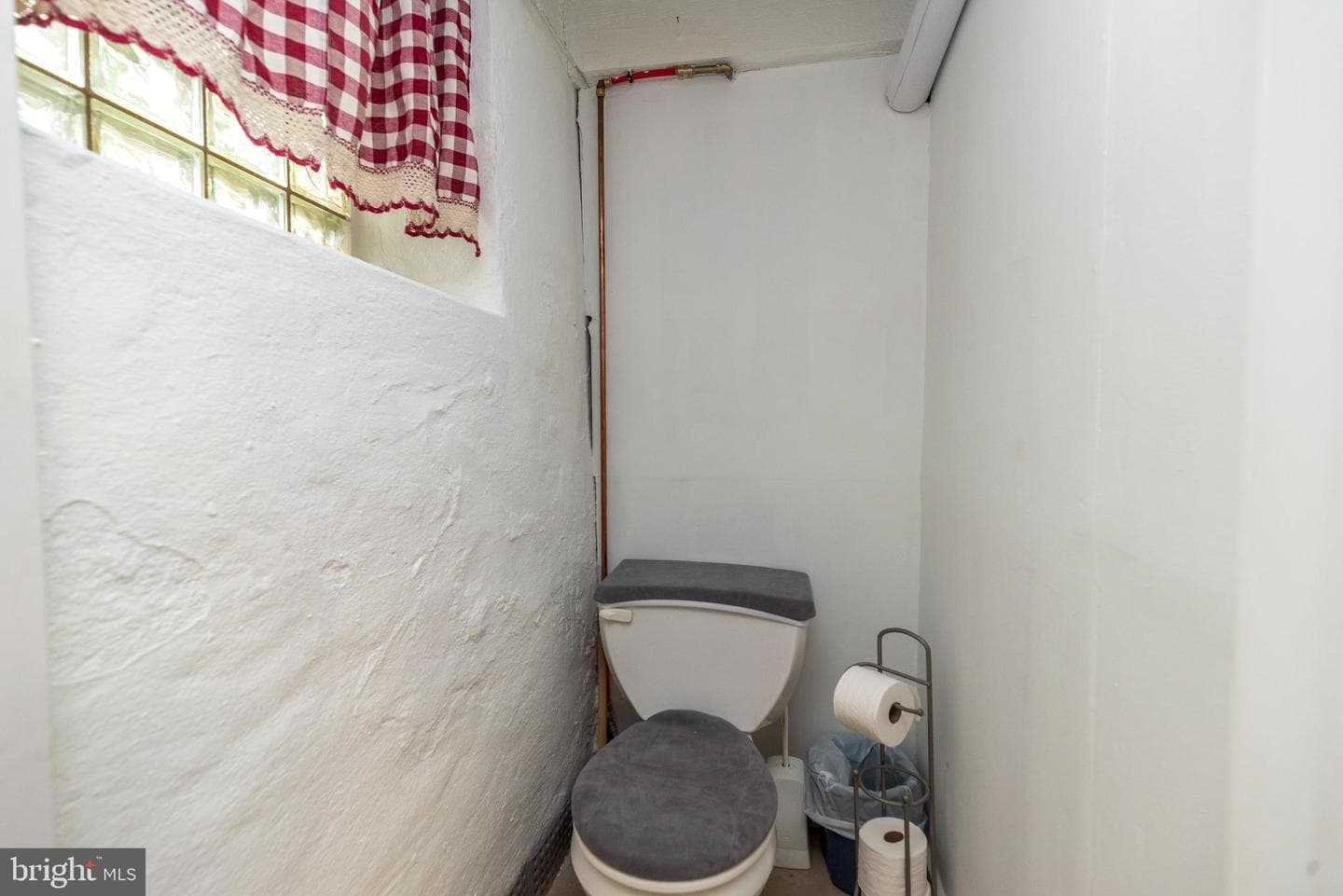 420 Passmore Street photo 24