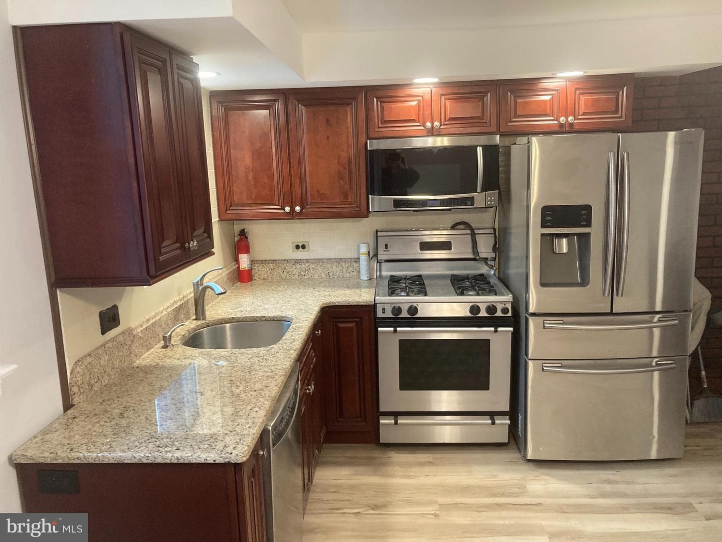 5430 Tackawanna Street photo 1