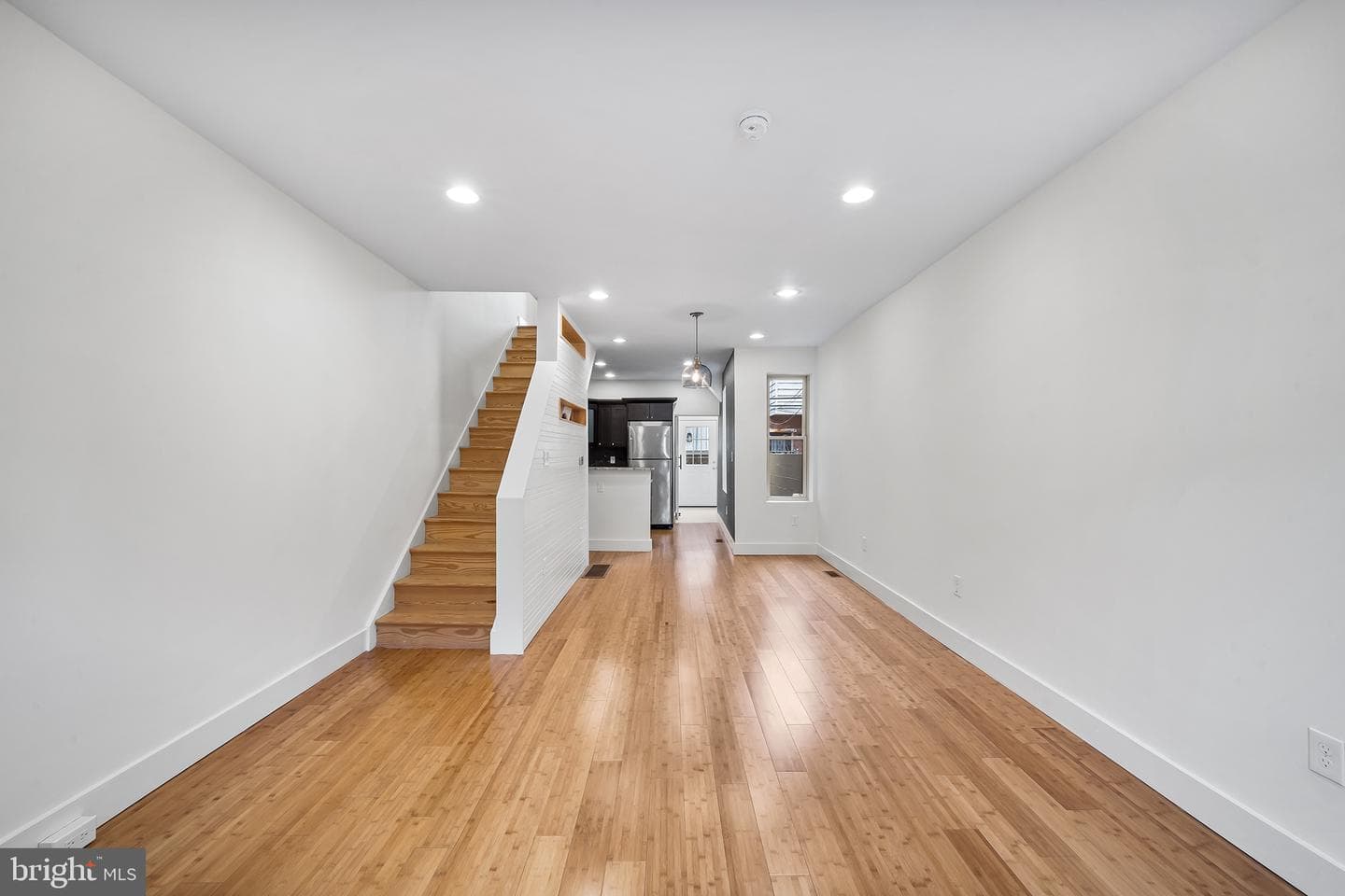 2342 Watkins Street photo 2