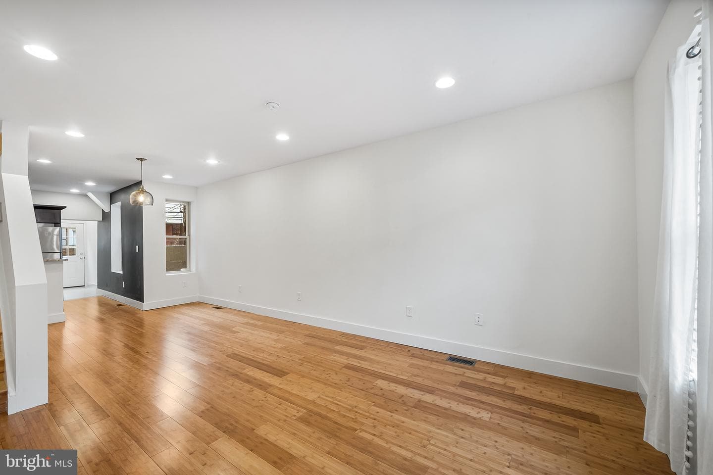 2342 Watkins Street photo 6