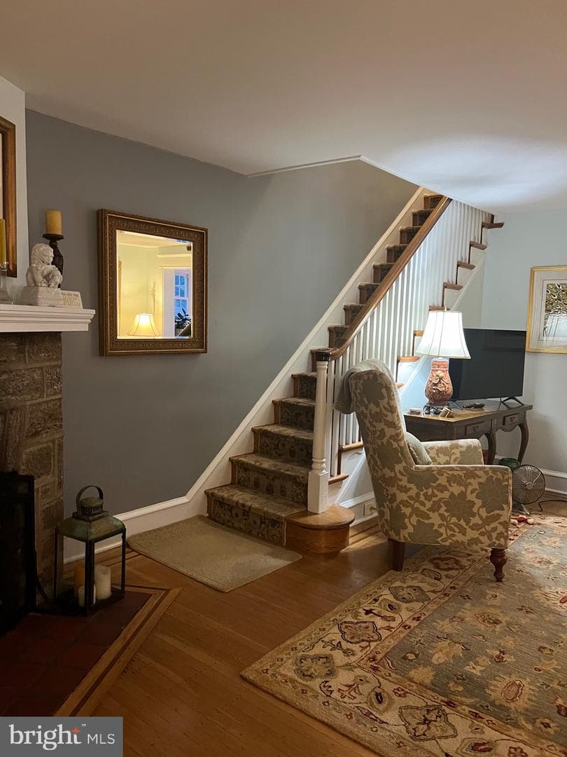 3306 W Penn Street photo 5