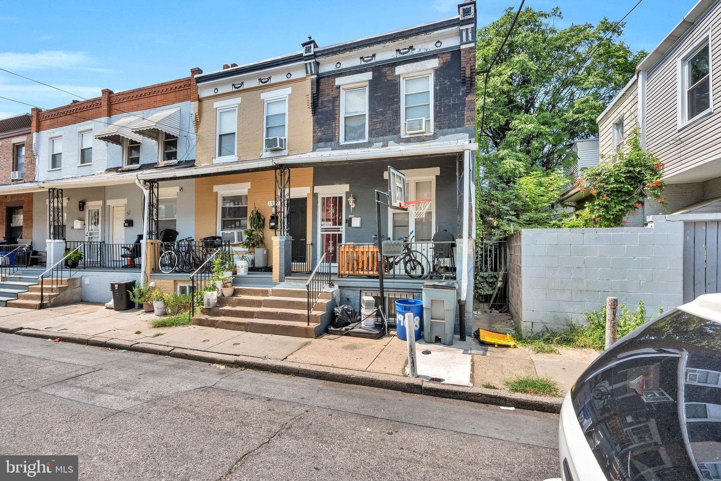 1908 S Beechwood Street photo 3