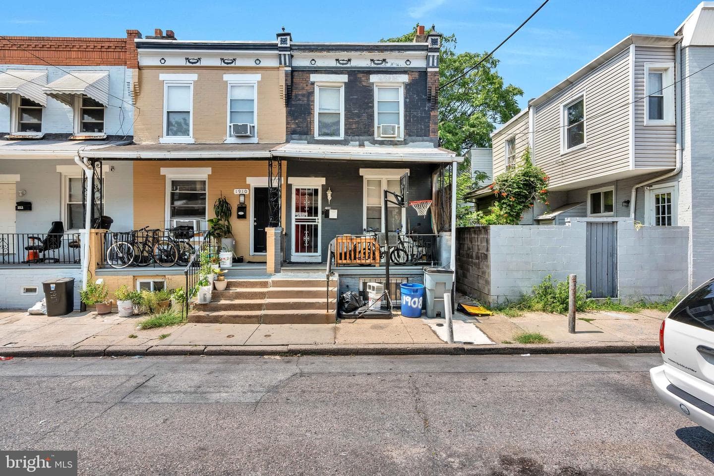 1908 S Beechwood Street photo 4