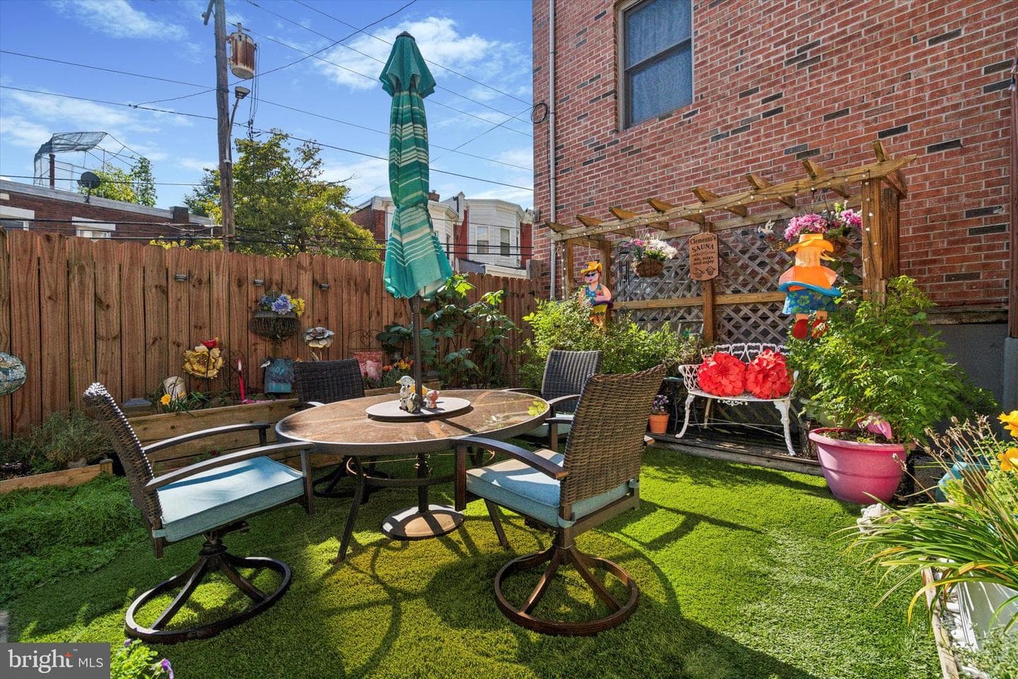 222 Green Lane photo 17