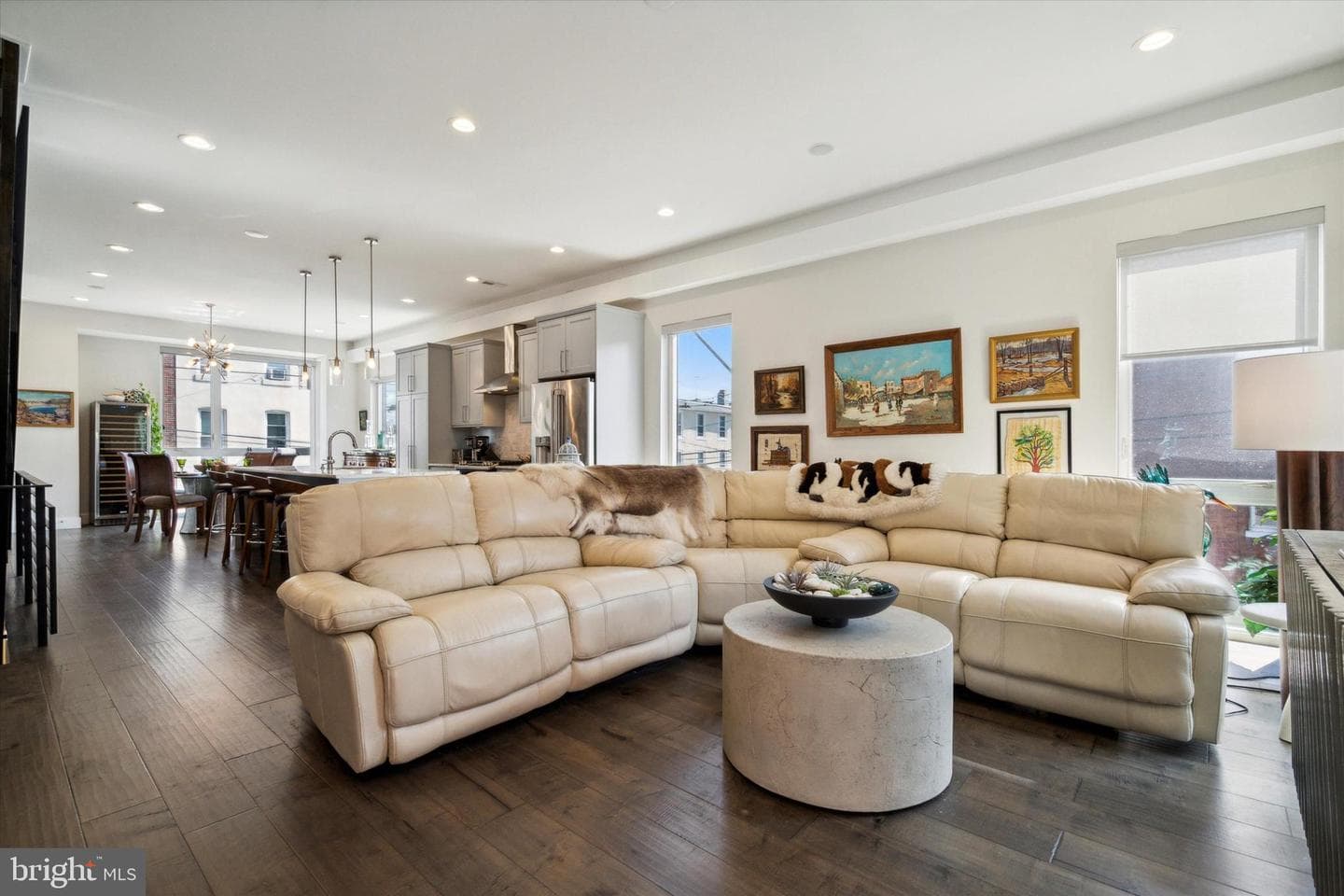222 Green Lane photo 3