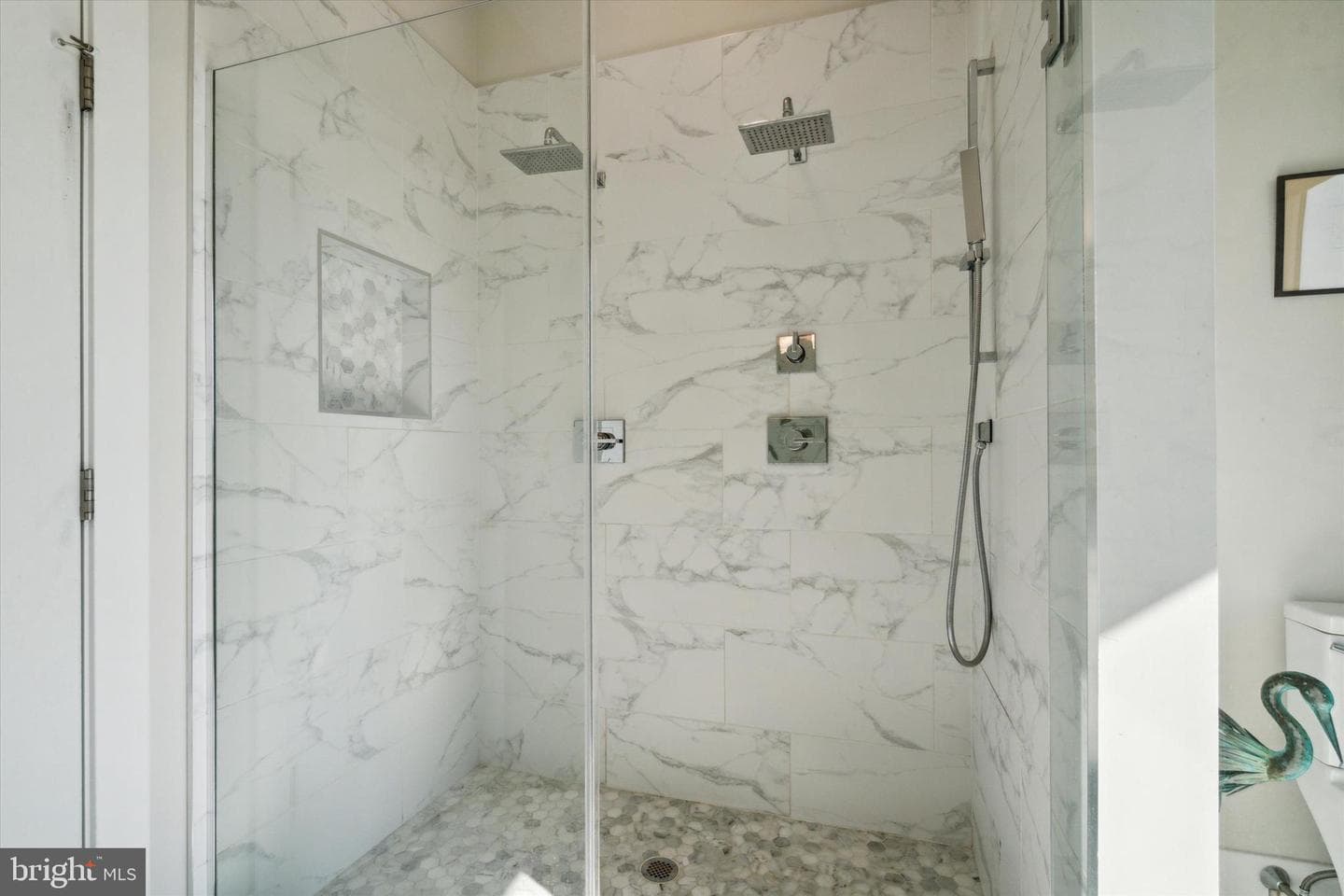 222 Green Lane photo 31