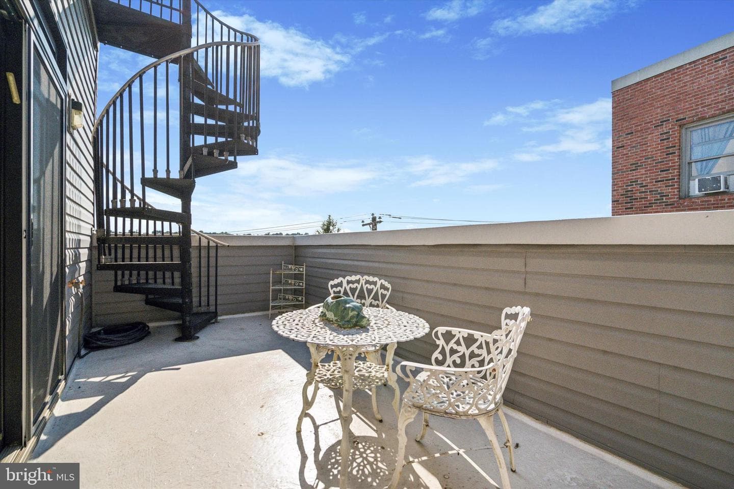 222 Green Lane photo 32