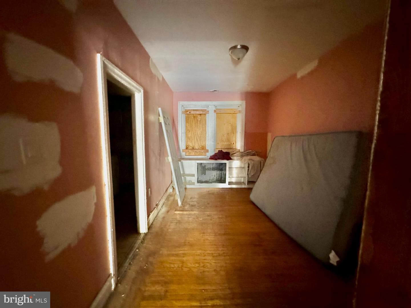 512 S Yewdall Street photo 5