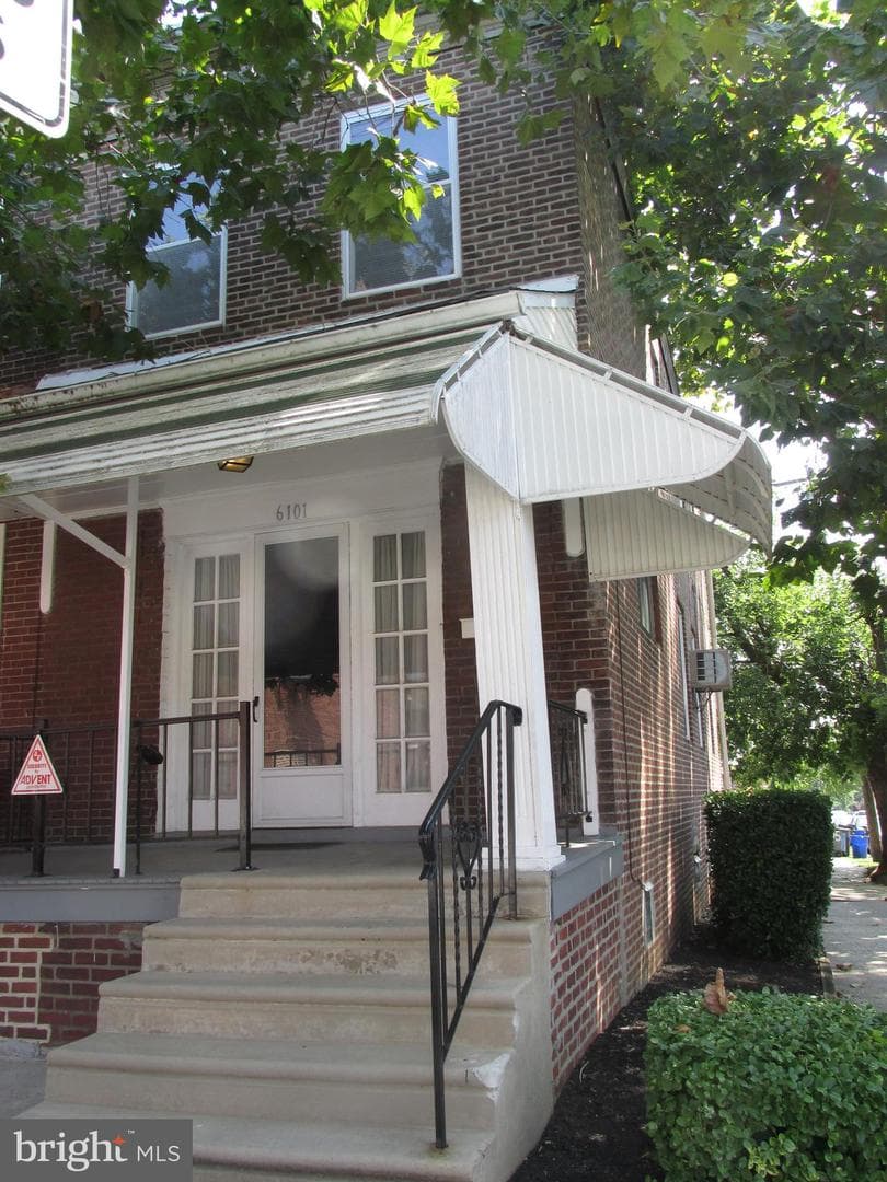6101 Colgate Street photo 2