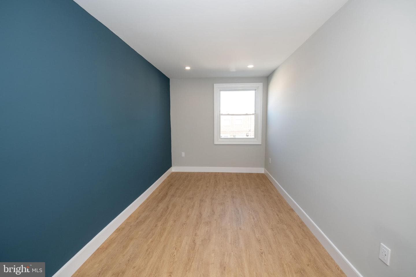 6634 Claridge Street photo 30