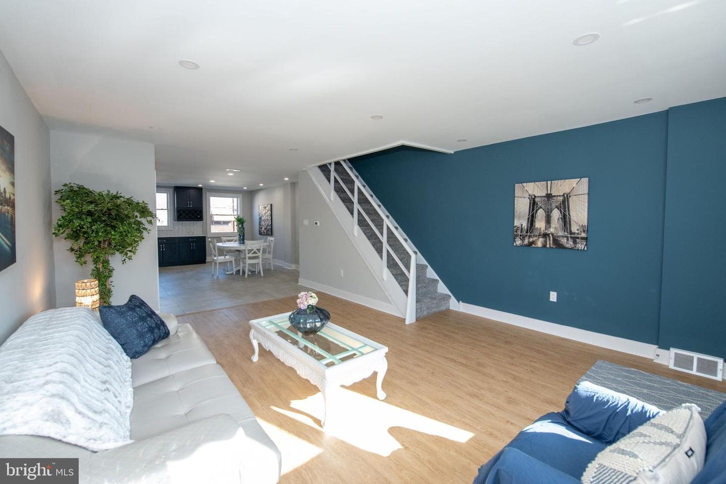 6634 Claridge Street photo 9