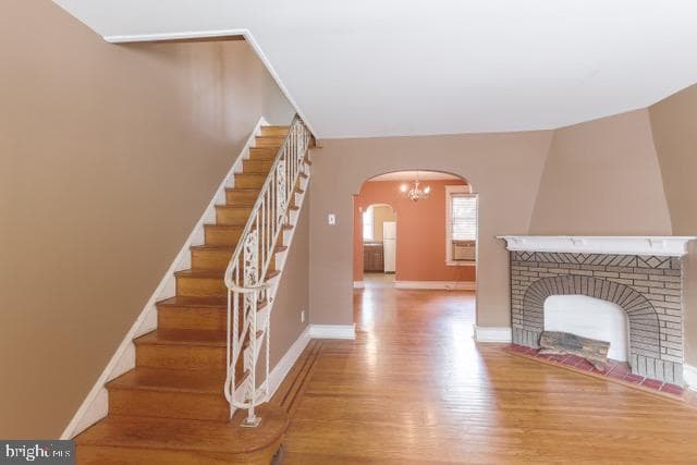 5946 Kemble Avenue photo 1