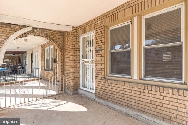 5946 Kemble Avenue photo 20