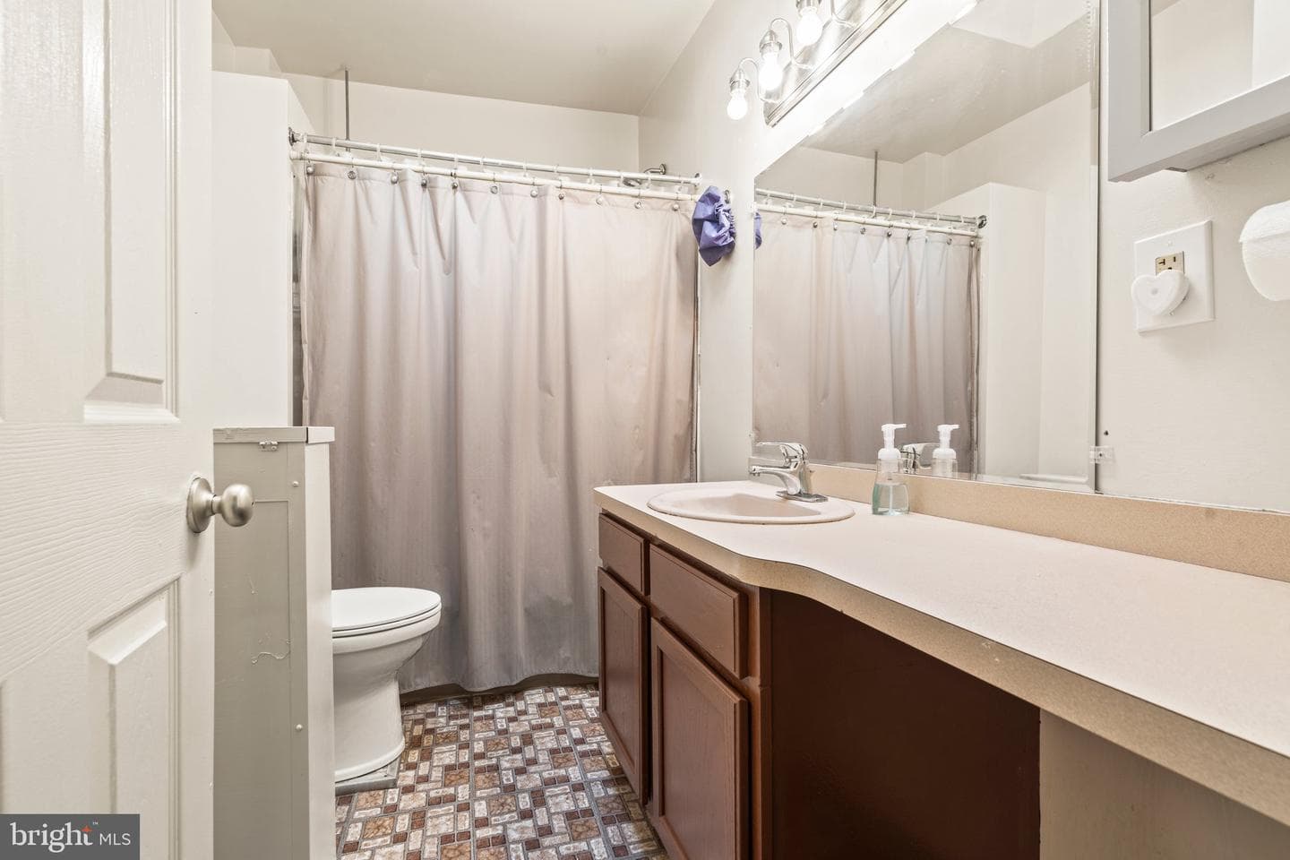 5465 Arlington Street photo 14