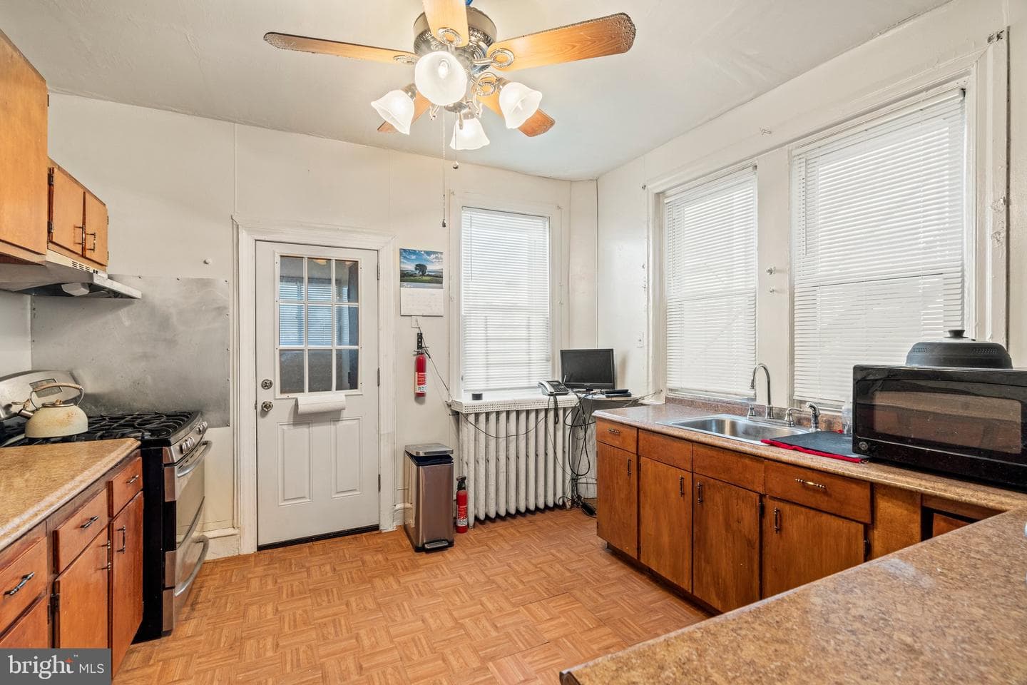 5465 Arlington Street photo 8