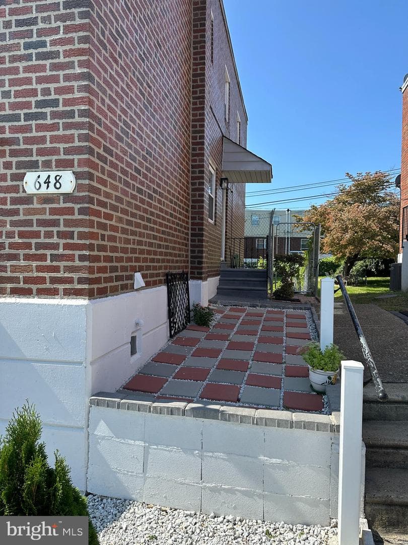 648 Lawler Street photo 2