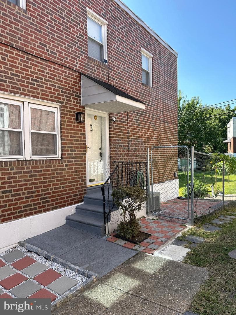 648 Lawler Street photo 3