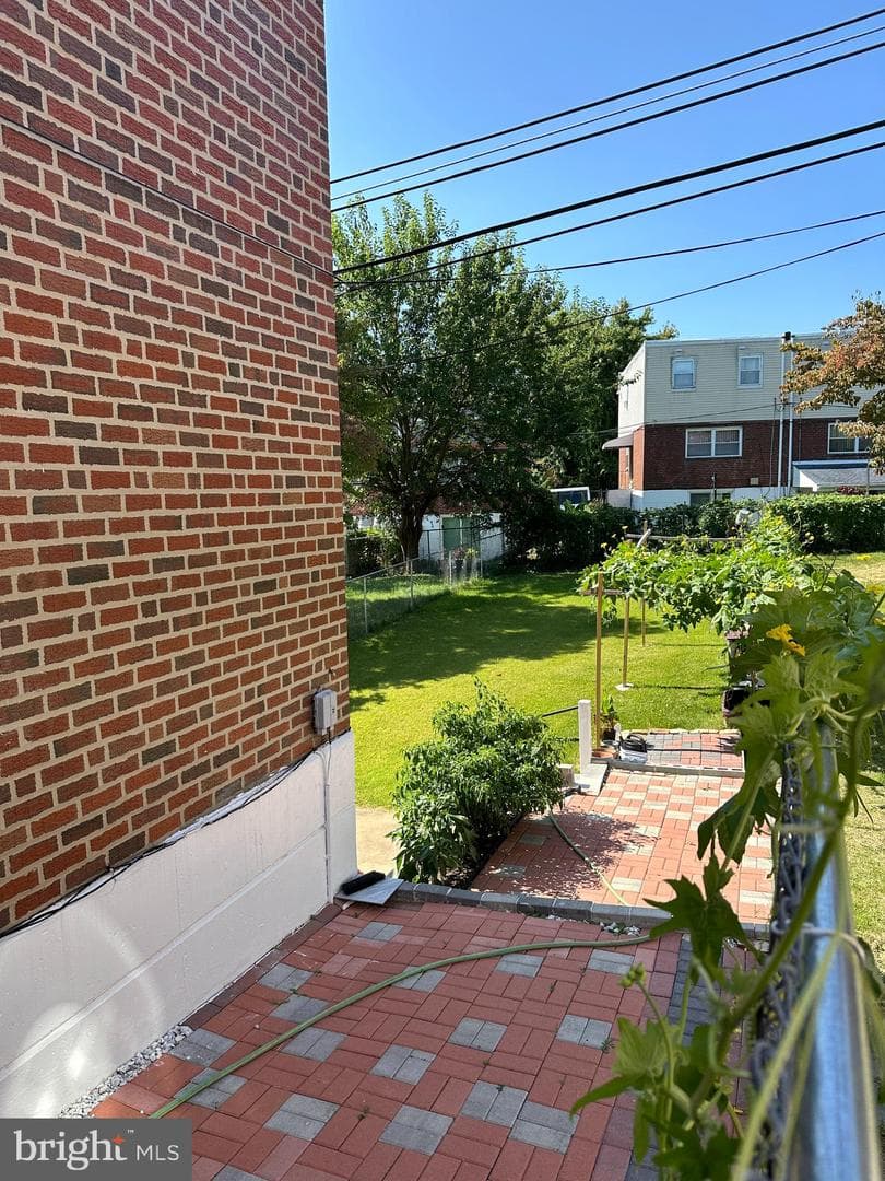 648 Lawler Street photo 4