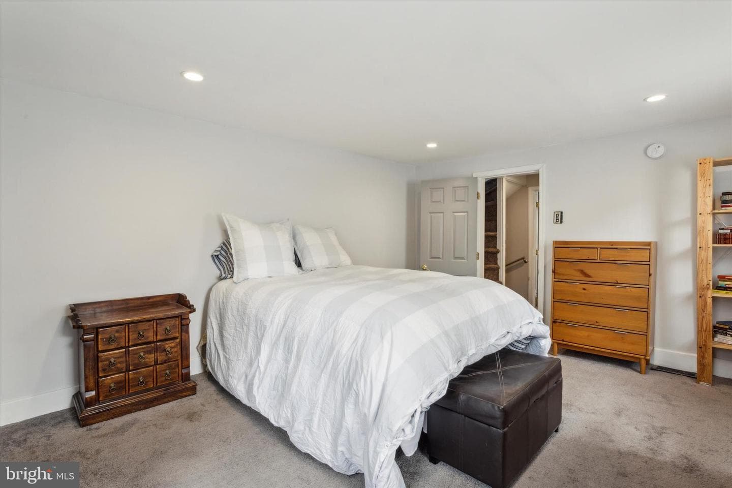 1334 E Hewson Street photo 10