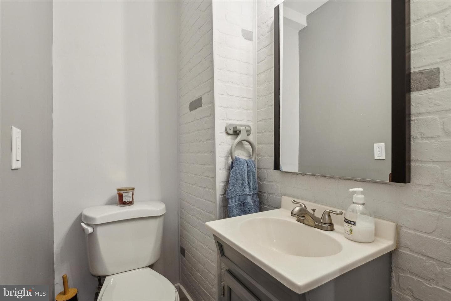 1334 E Hewson Street photo 5