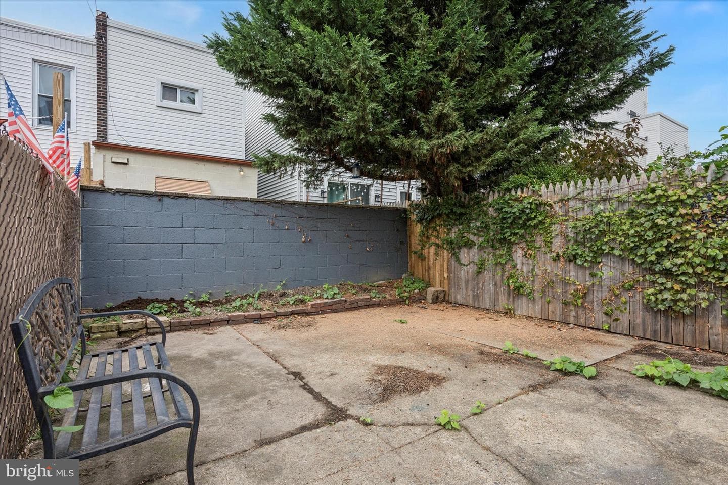 1334 E Hewson Street photo 9