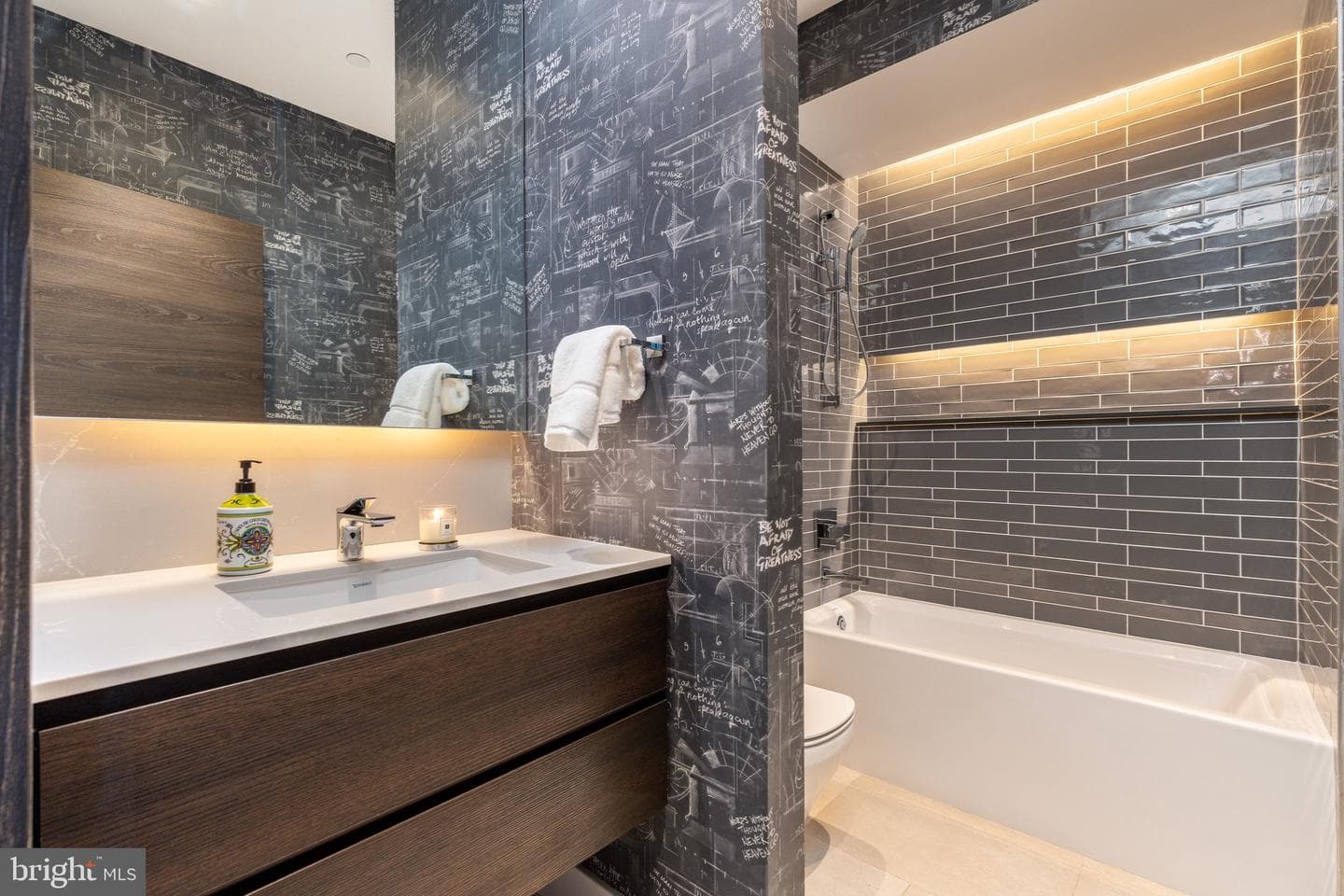 2110 Walnut Street #601 photo 17
