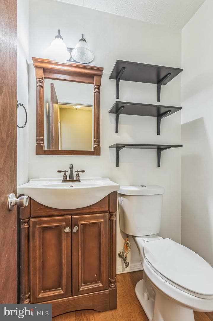 7456 Hill Road photo 20