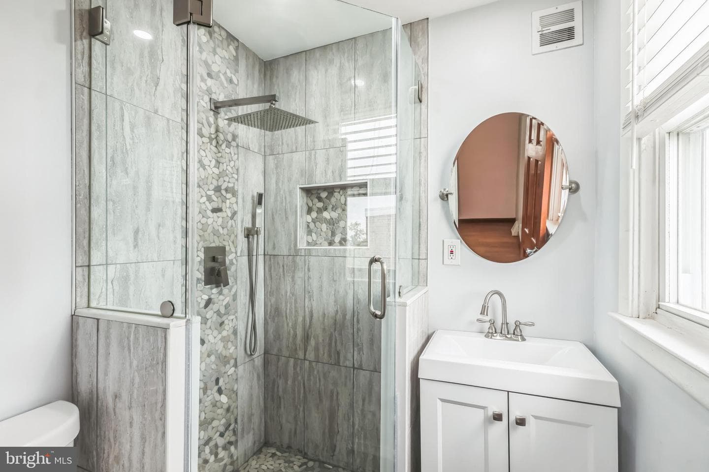 7456 Hill Road photo 24