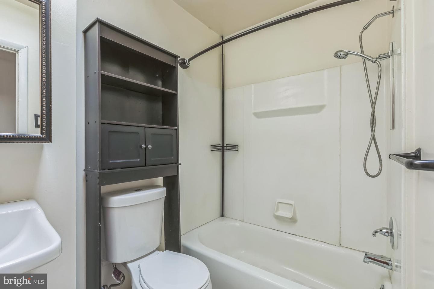 7456 Hill Road photo 33