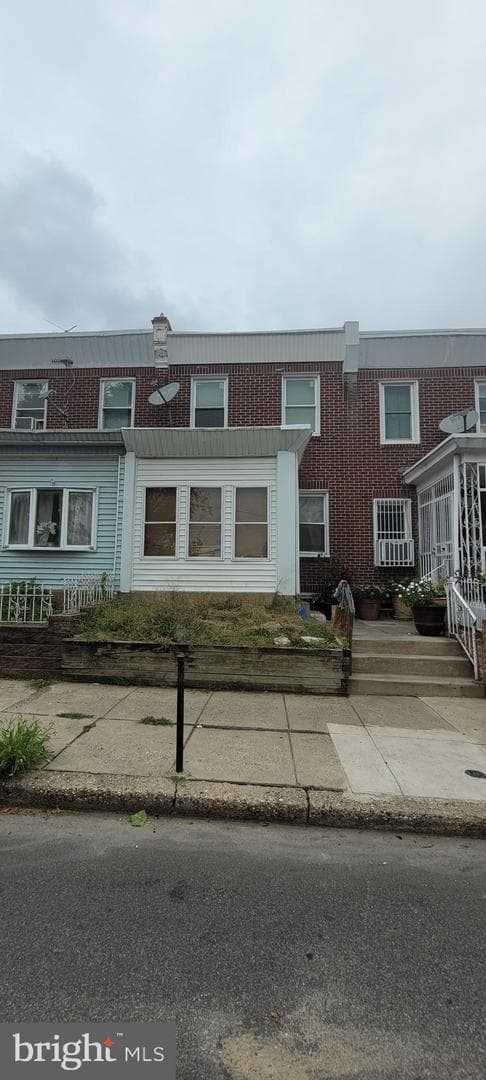 429 E Mentor Street photo 3