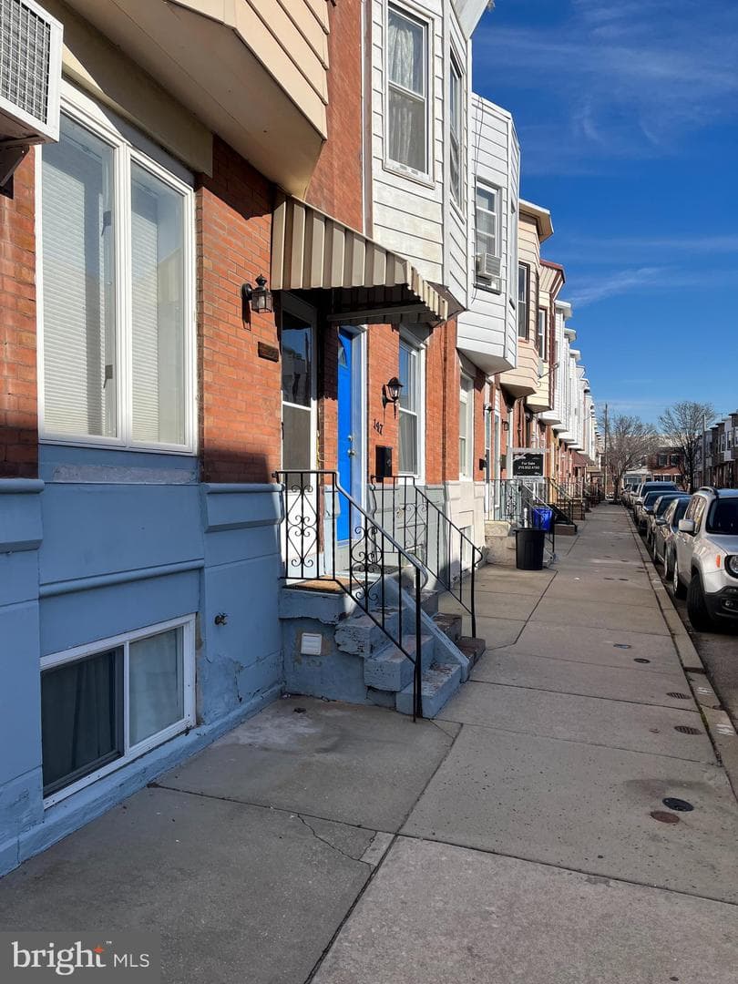 147 Tree Street photo 2