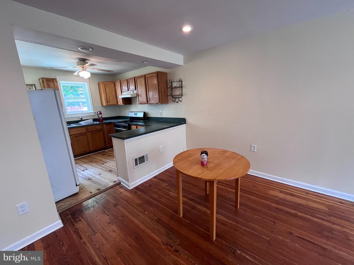147 Tree Street photo 6